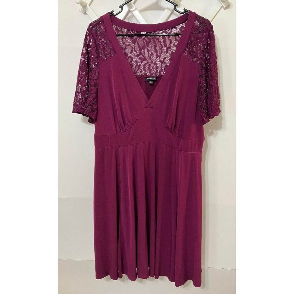 Torrid Womens Knee Length Crochet Lace Dress‎ 2x Purple Stretch Pleated V Neck